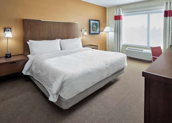 Four Points by Sheraton Edmonton West 1