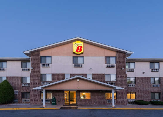 Super 8 by Wyndham Front Royal Near Shenandoah National Park 1