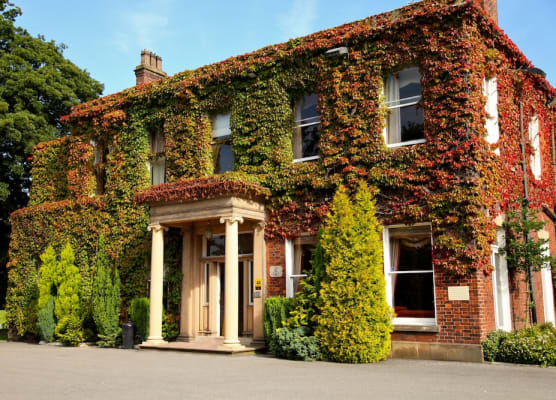 Farington Lodge Hotel 1