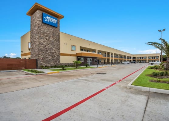 Americas Best Value Inn & Suites Houston at Hwy 6 1