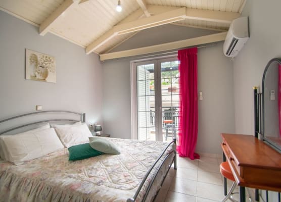 Home Away Junior Suite 1