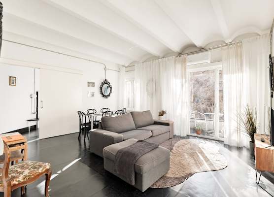 Eulalias Lodges Barcelona 1
