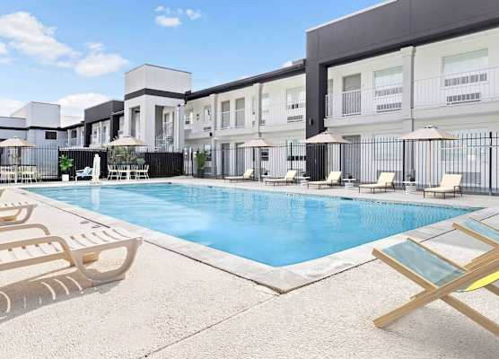 Baymont by Wyndham Beaumont 1