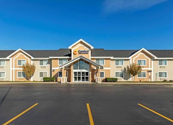 Comfort Inn & Suites Jackson - West Bend 1
