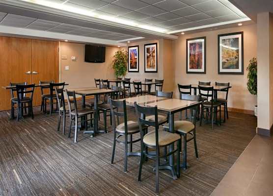 Best Western Town & Country Inn 1