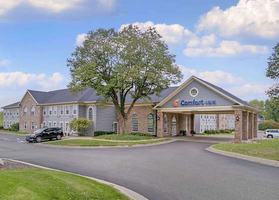 Comfort Inn Plainwell 1