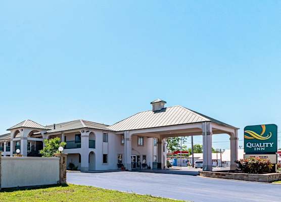 Quality Inn Three Rivers 1