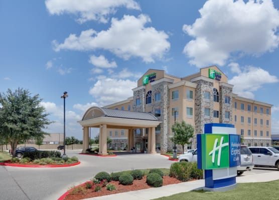 Holiday Inn Express & Suites SAN ANTONIO - BROOKS CITY BASE by IHG 1