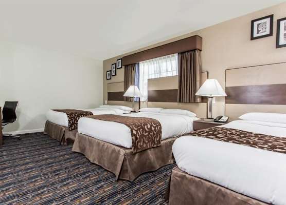 Howard Johnson by Wyndham Berkeley 1