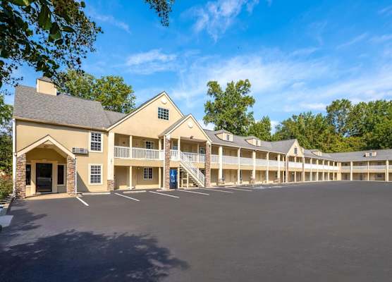 Days Inn by Wyndham Canton 1