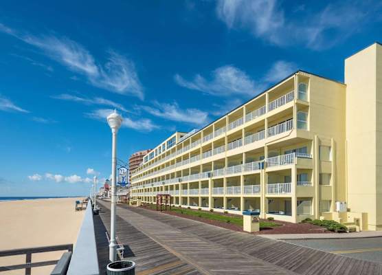 Days Inn by Wyndham Ocean City Oceanfront 1