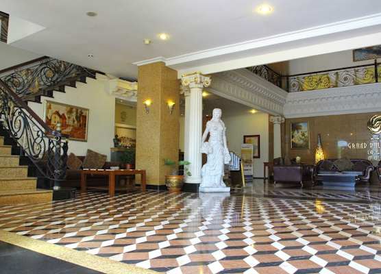 The Grand Palace Hotel Malang 1