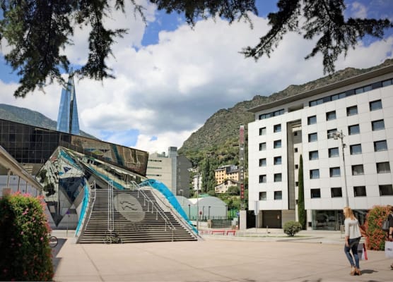Yomo Mola Park 1