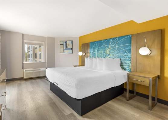 Best Western Plus Raleigh Crabtree Valley Hotel 1