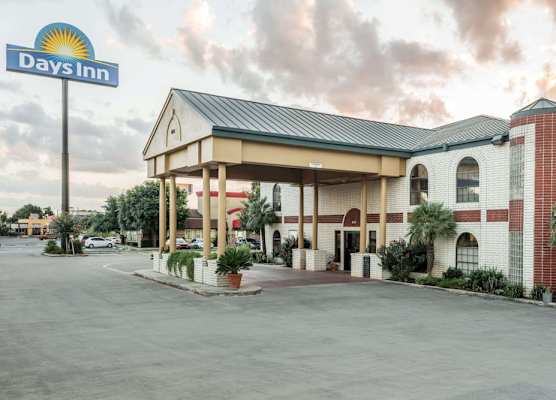 Days Inn by Wyndham New Braunfels 1