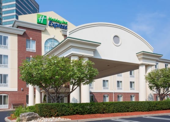Holiday Inn Express & Suites TOWER CENTER NEW BRUNSWICK by IHG 1