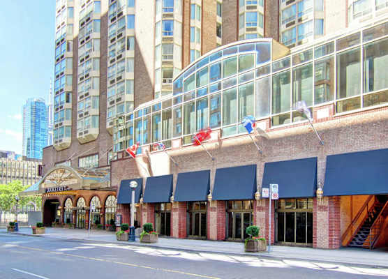 DoubleTree by Hilton Toronto Downtown 1