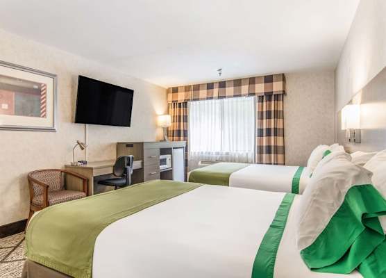 GuestHouse Inn & Suites Poulsbo 1