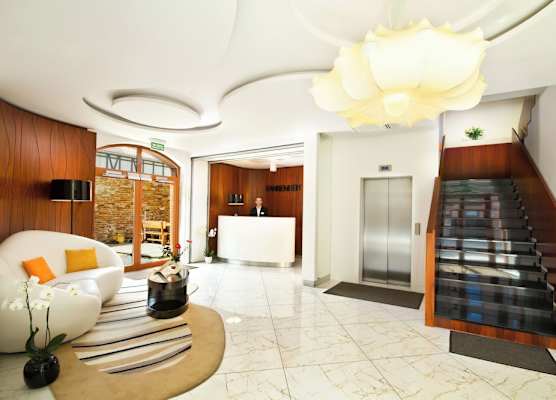 Hotel Fahrenheit 1