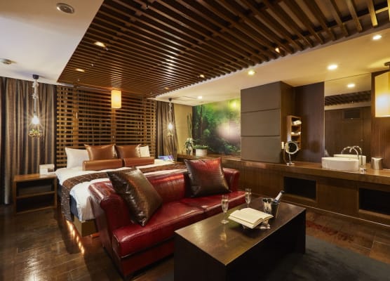 HOTEL LOVE 1