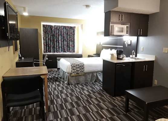 Microtel Inn & Suites by Wyndham Riverside 1