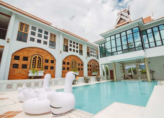 Lanna Oriental Hotel 1