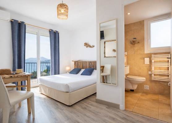 Hôtel Almanarre Plage - Hôtel Eco-Responsable face à la mer 1