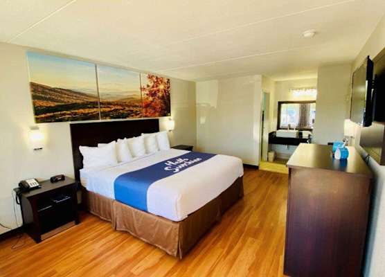 Days Inn by Wyndham Maysville Kentucky 1