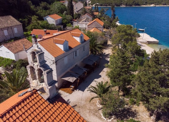 Vrnik Arts Club 1