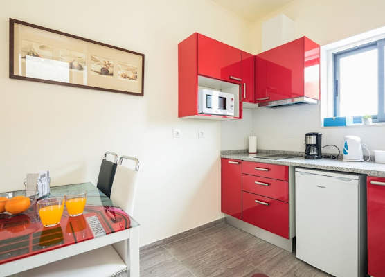 Apartamento A Francos Artist Painting 1 1
