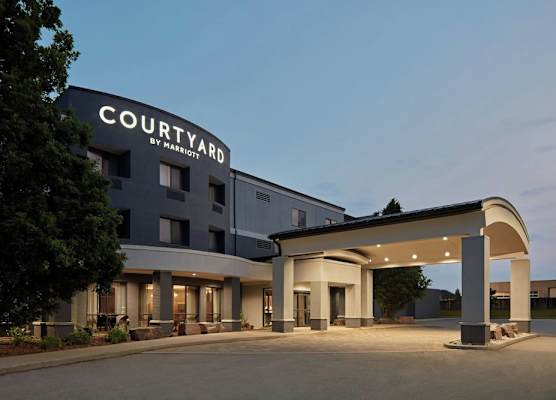 Courtyard by Marriott Hamilton 1