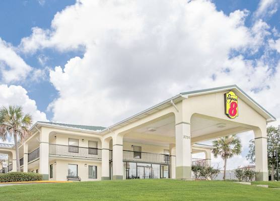 Super 8 by Wyndham Mobile 1