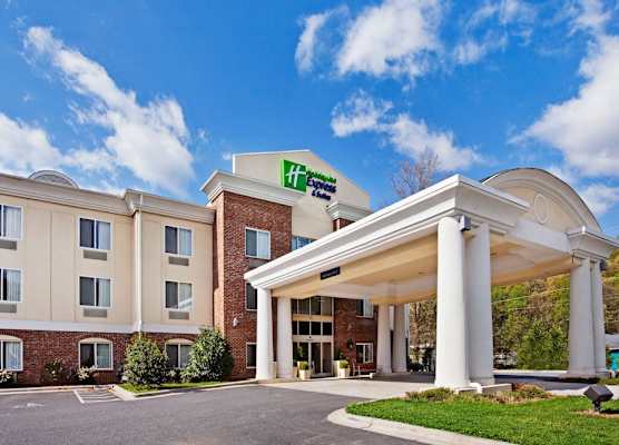 Holiday Inn Express & Suites CHEROKEE/CASINO by IHG 1