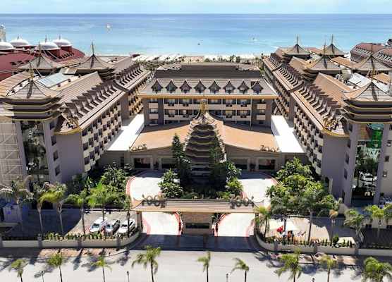 Royal Dragon Hotel 1