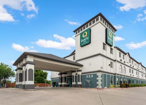 Quality Inn Near Seaworld - Lackland 1