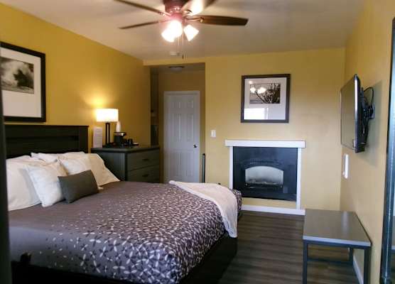 Carmel Wayfarer Inn 1