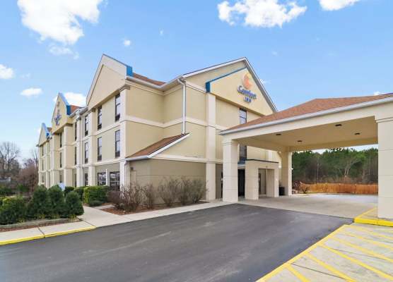 Comfort Inn Dunn near I-95 1