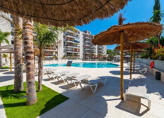 Rentalmar Salou Playa Family Suites & Pool 1