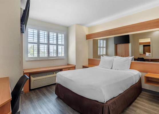 SureStay by Best Western Sacramento South Natomas 1