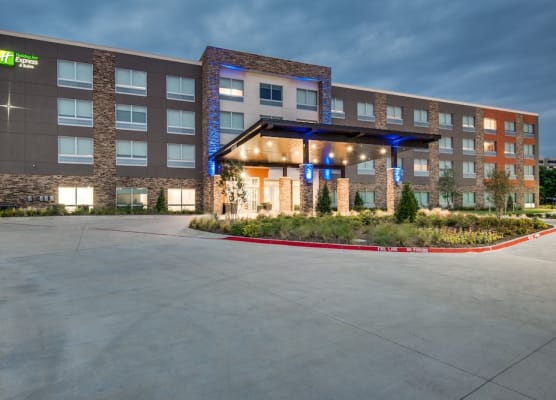 Holiday Inn Express & Suites DALLAS NORTH - ADDISON by IHG 1