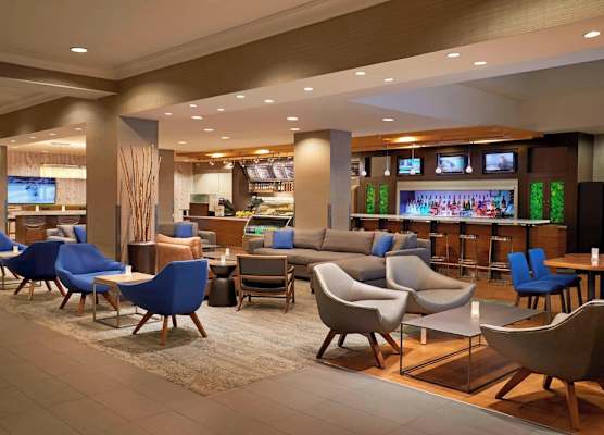 Courtyard by Marriott Toronto Downtown 1