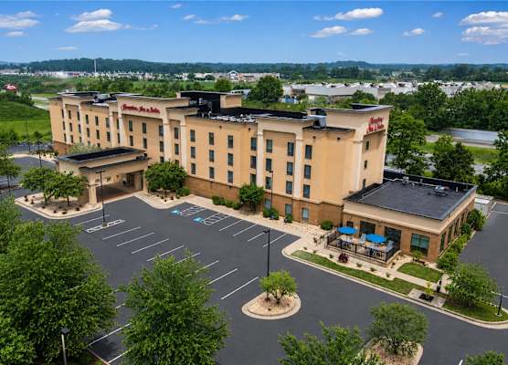 Hampton Inn and Suites Woodstock, Virginia 1