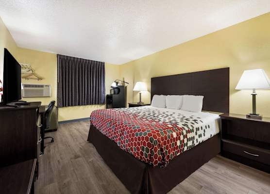 Econo Lodge Spotsylvania Town Center 1