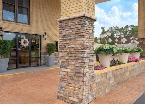 Days Inn by Wyndham Lake City 1