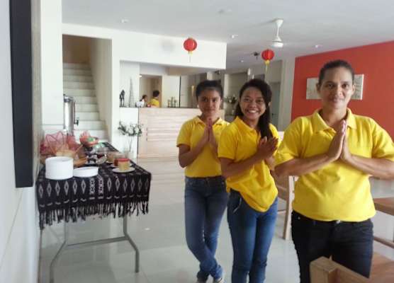 L Bajo Hotel 1