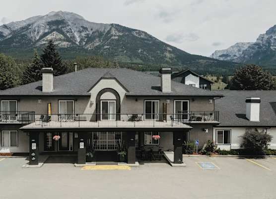 Northwinds Hotel Canmore 1