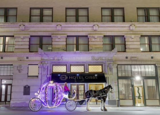 Hotel Gibbs Downtown Riverwalk 1