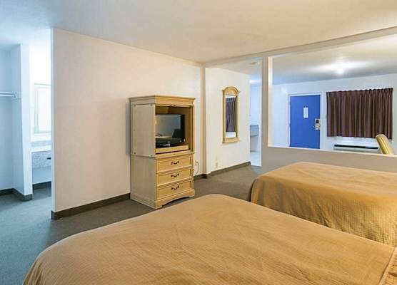 Rodeway Inn & Suites Enterprise 1