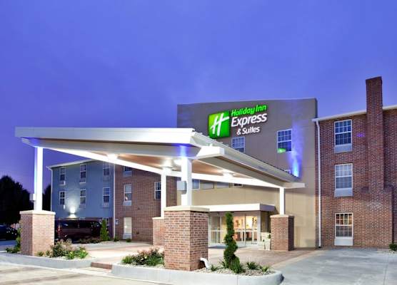 Holiday Inn Express & Suites NORTH KANSAS CITY by IHG 1