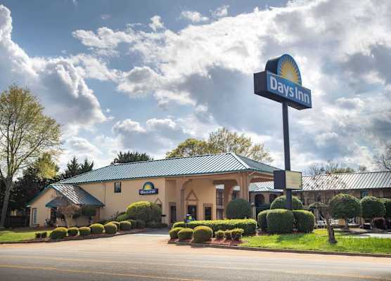 Days Inn by Wyndham Thomaston 1